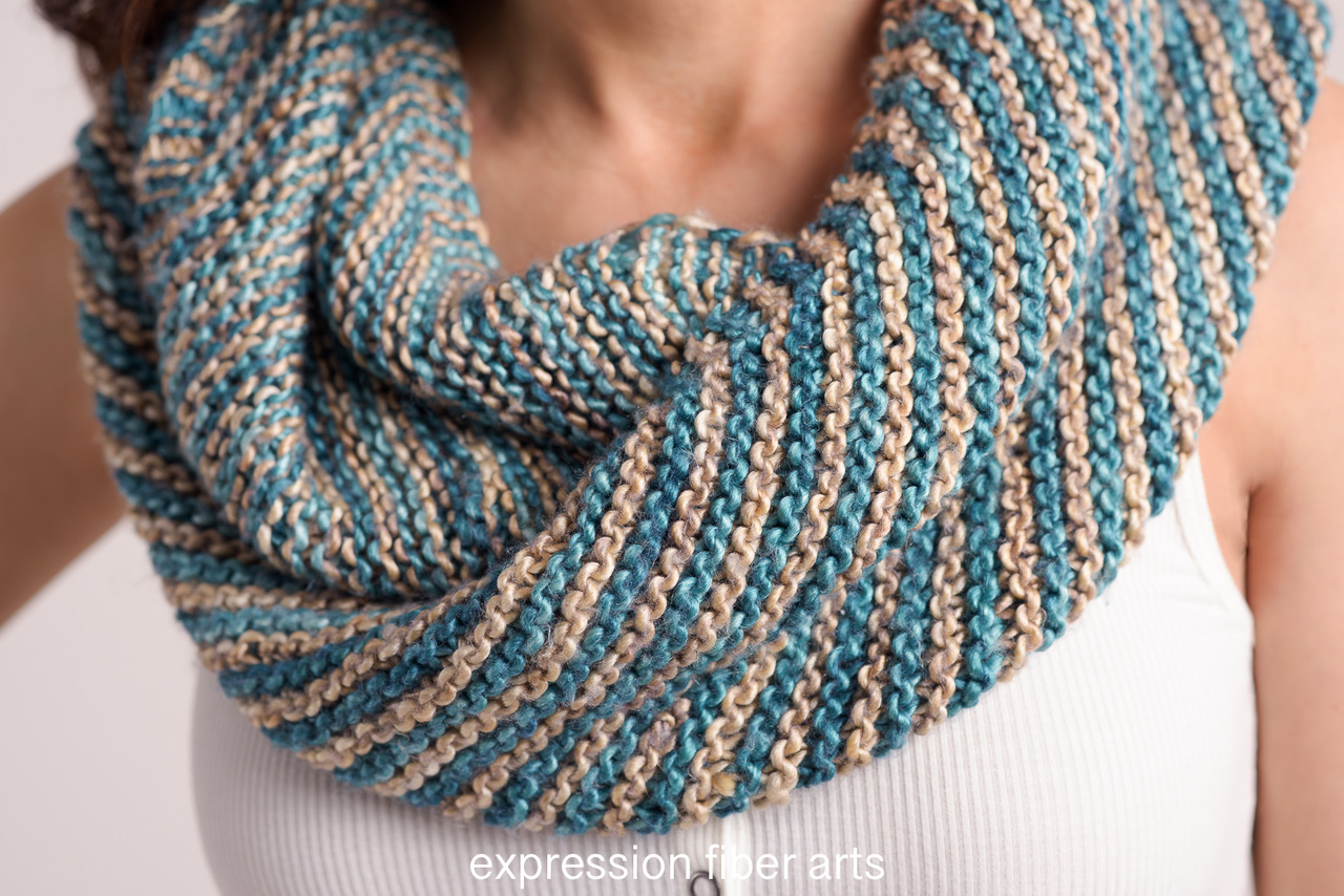 How to Knit a Diagonal Striped Infinity Scarf for ...
