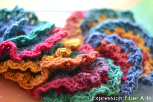 beginner ruffled crochet scarf pattern