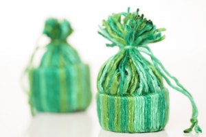 how to make toilet paper towel roll tiny hat yarn ornament for Christmas