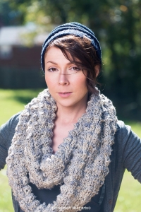 free bubbly crochet infinity scarf cowl pattern for beginners