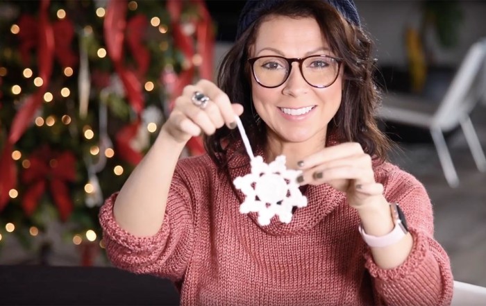 how to crochet a snowflake ornament!