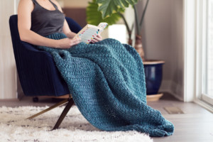 how to knit this chunky, cozy 'Blanket For You' pattern