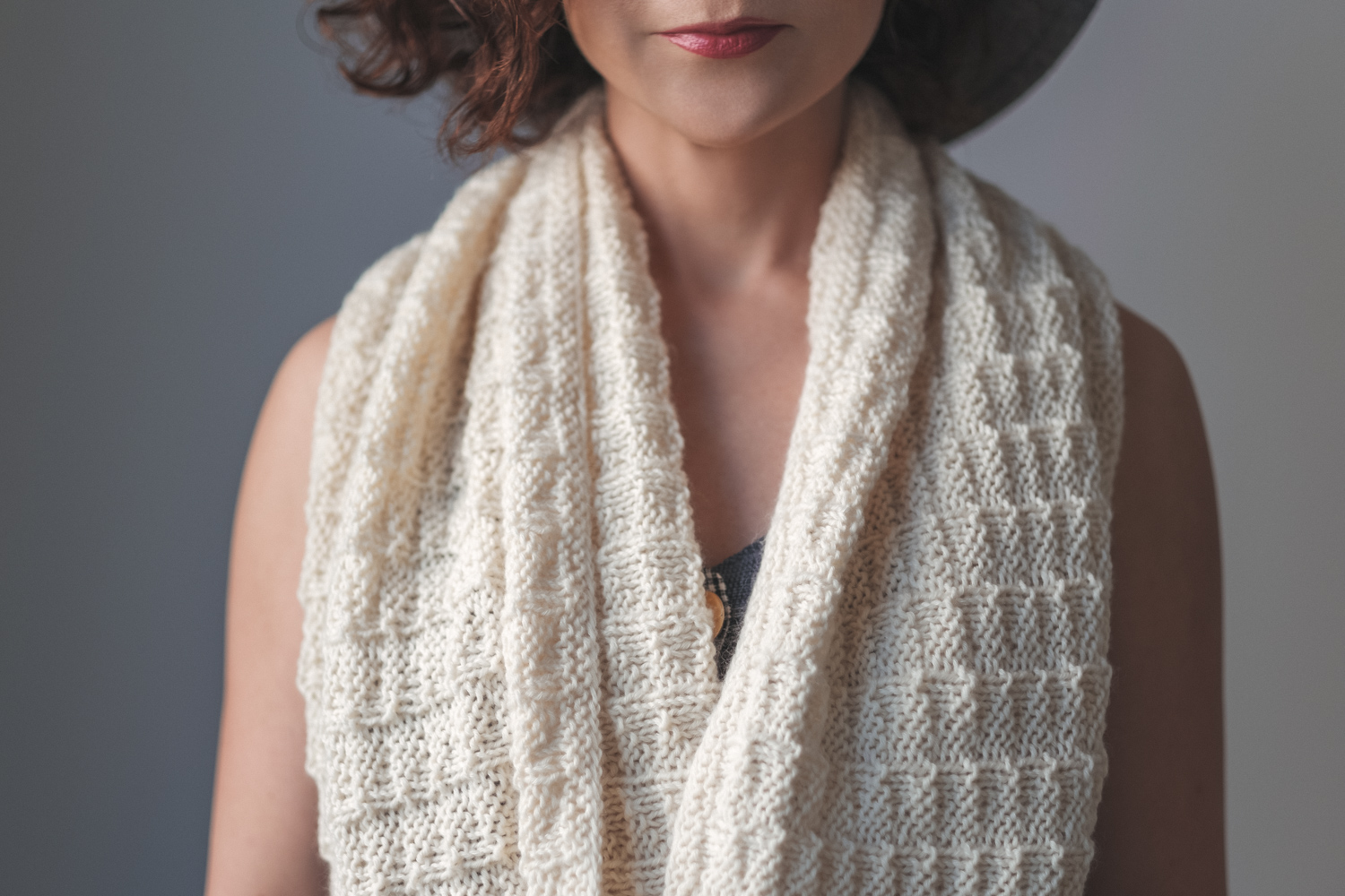 champagne cowl easy beginner free knitted cowl pattern