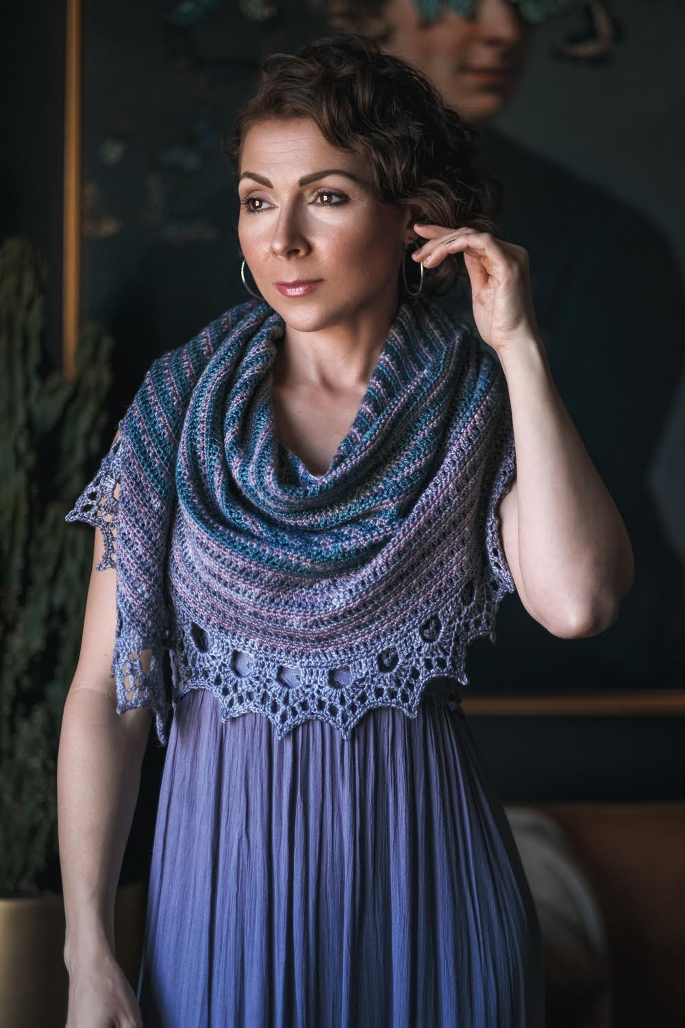 How to Wear a Shawl? - The Ultimate Tutorial