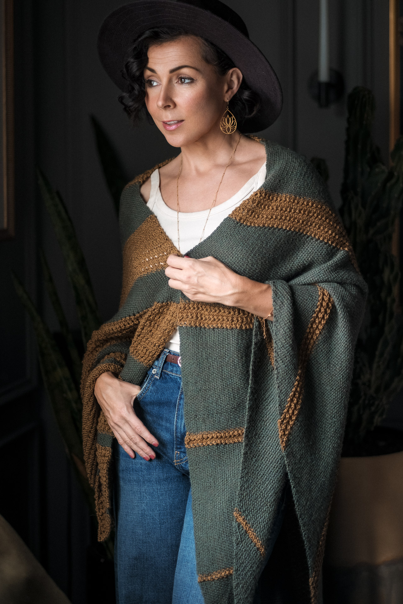 Knit This Oversized, Textured Shawl – Plibben – Expression Fiber Arts | A Positive Twist on Yarn